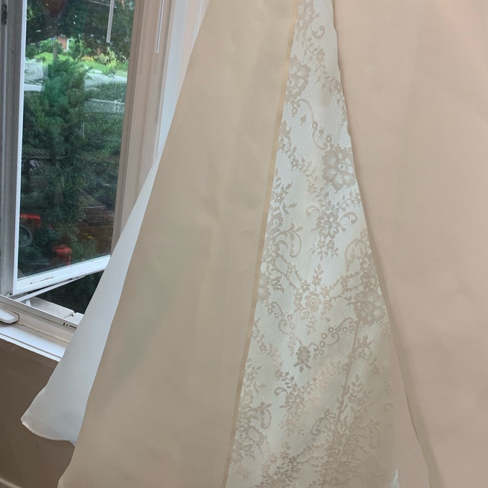 Sale‼️ BNWT Lace feminine wedding dress - Picture 6 of 10